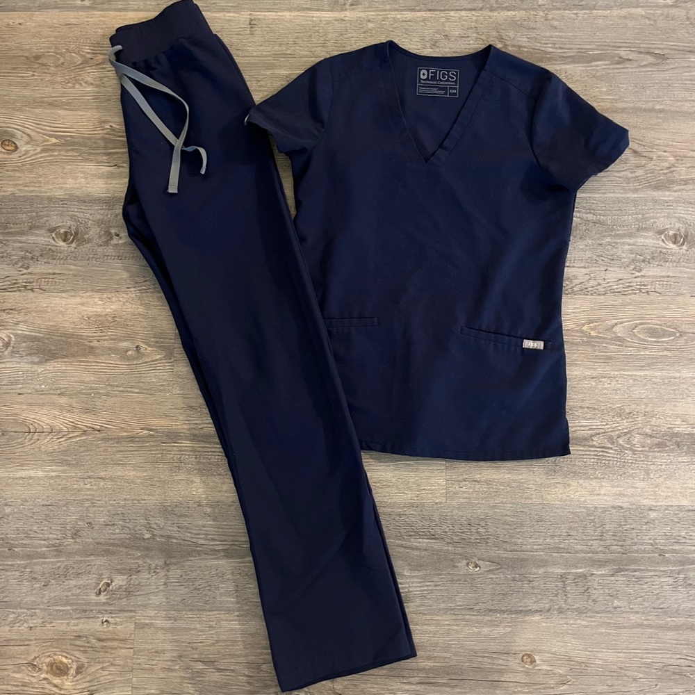 Figs Navy XXS Set: 3 pocket casma top & high waisted livingston bottom